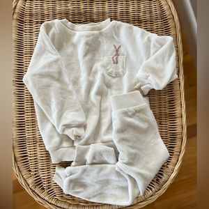 ely’s + co baby sweatsuit with bunny size 18 mo